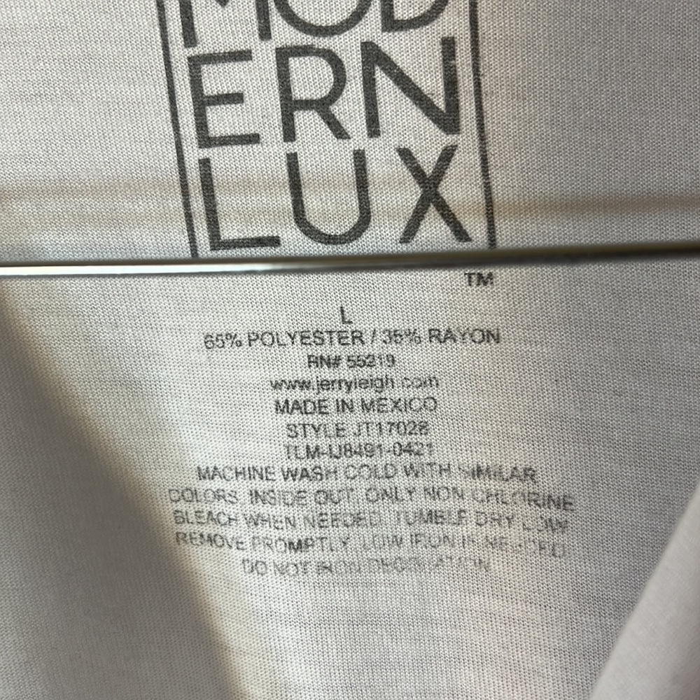 Embrace tee - Picture 3 of 3